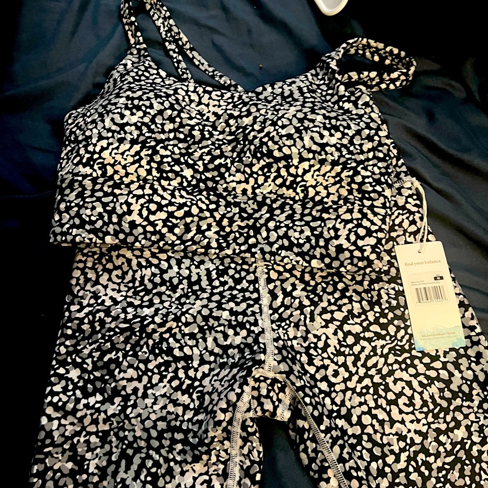 BRAND NEW! Balance collection grey speckle splatter complete gym or yoga outfit.